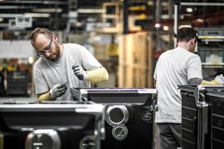 montaż maszyn przemysłowych